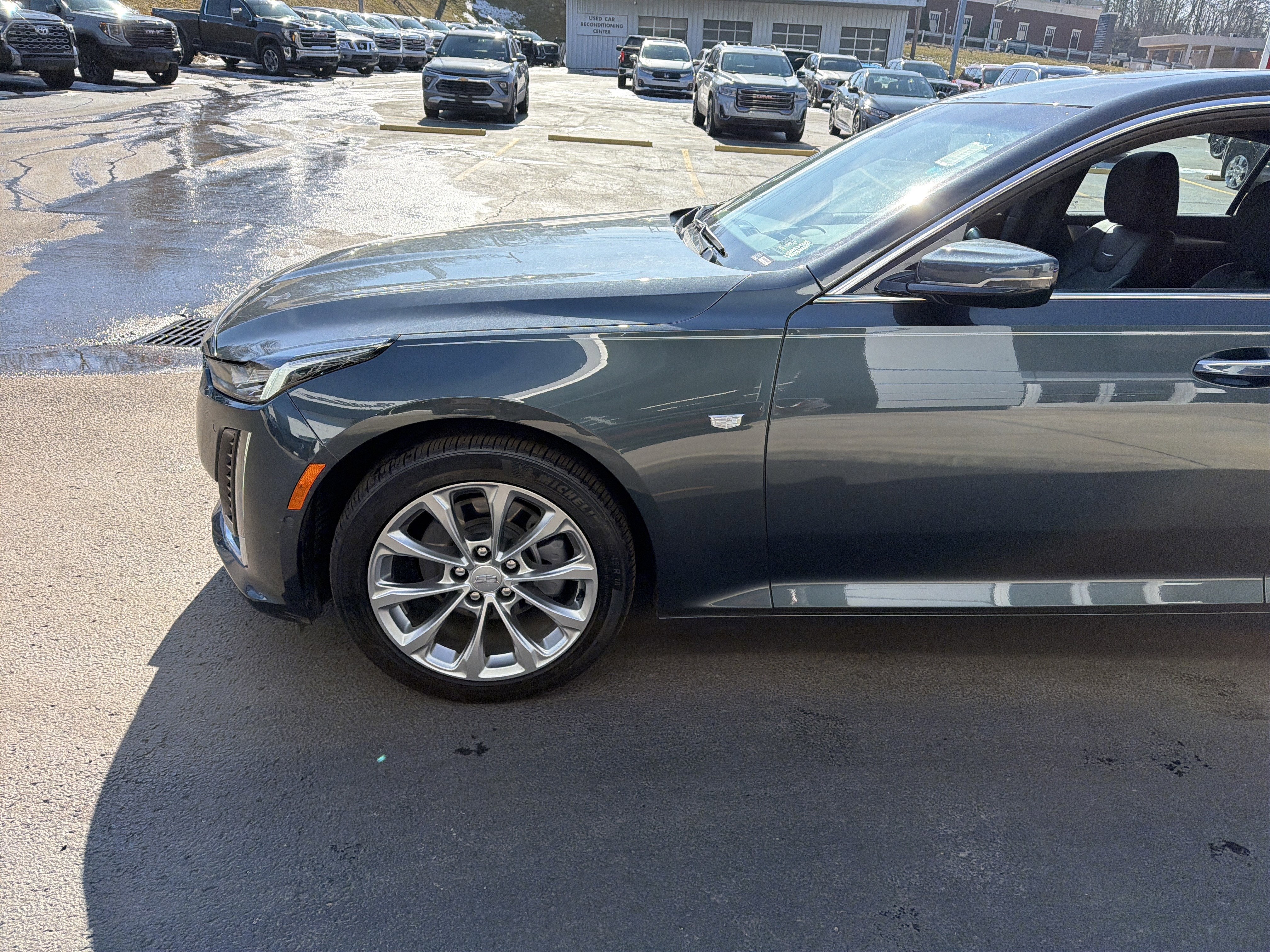 2022 Cadillac CT5 Premium Luxury