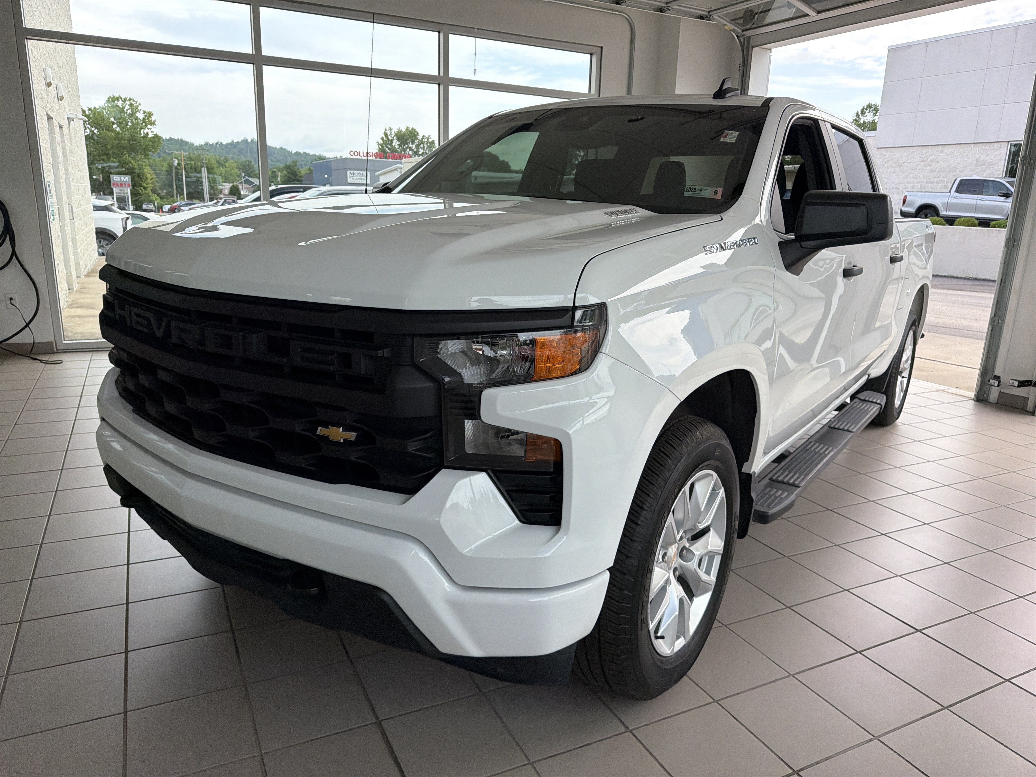 2025 Chevrolet Silverado 1500 Custom