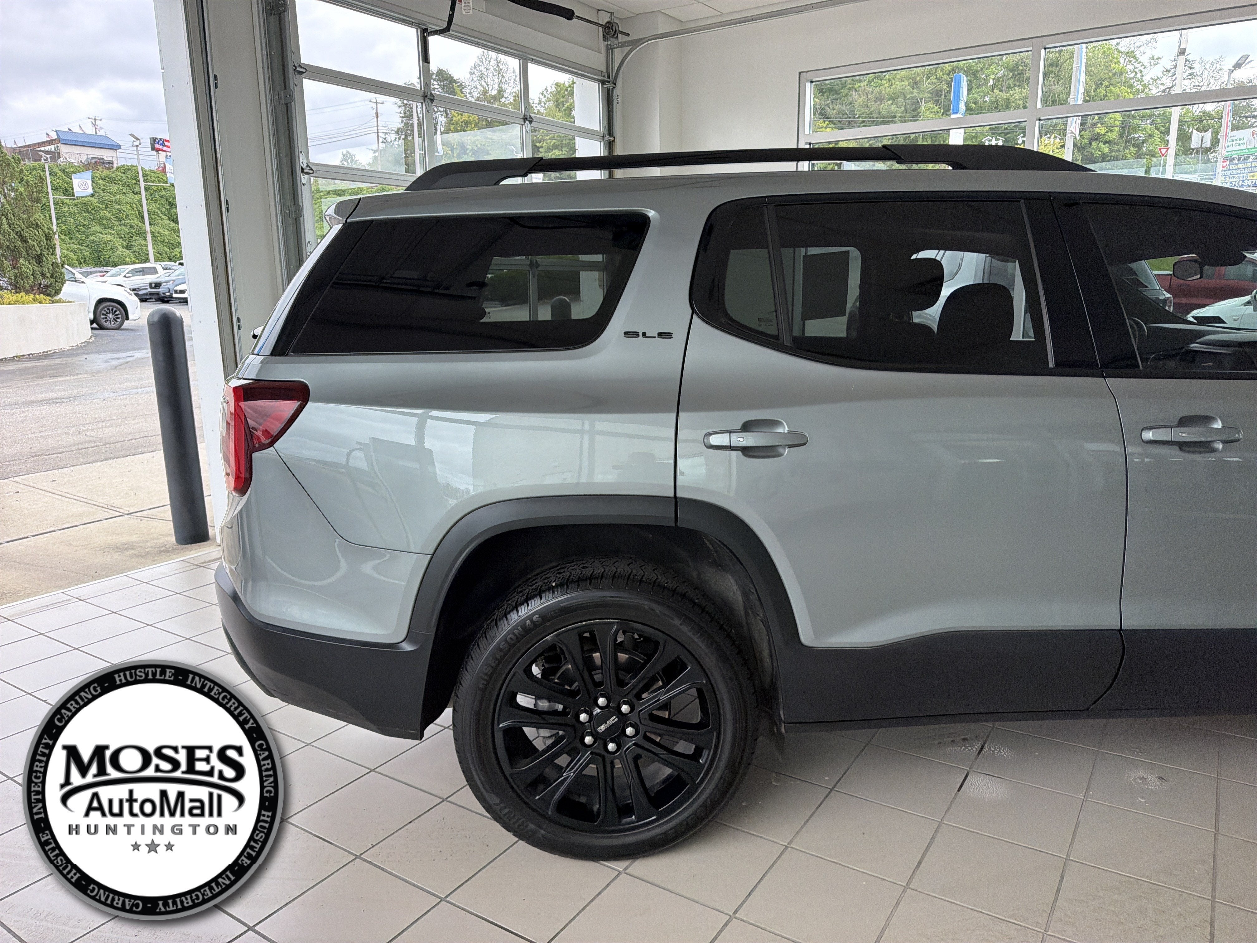 2023 GMC Acadia SLE