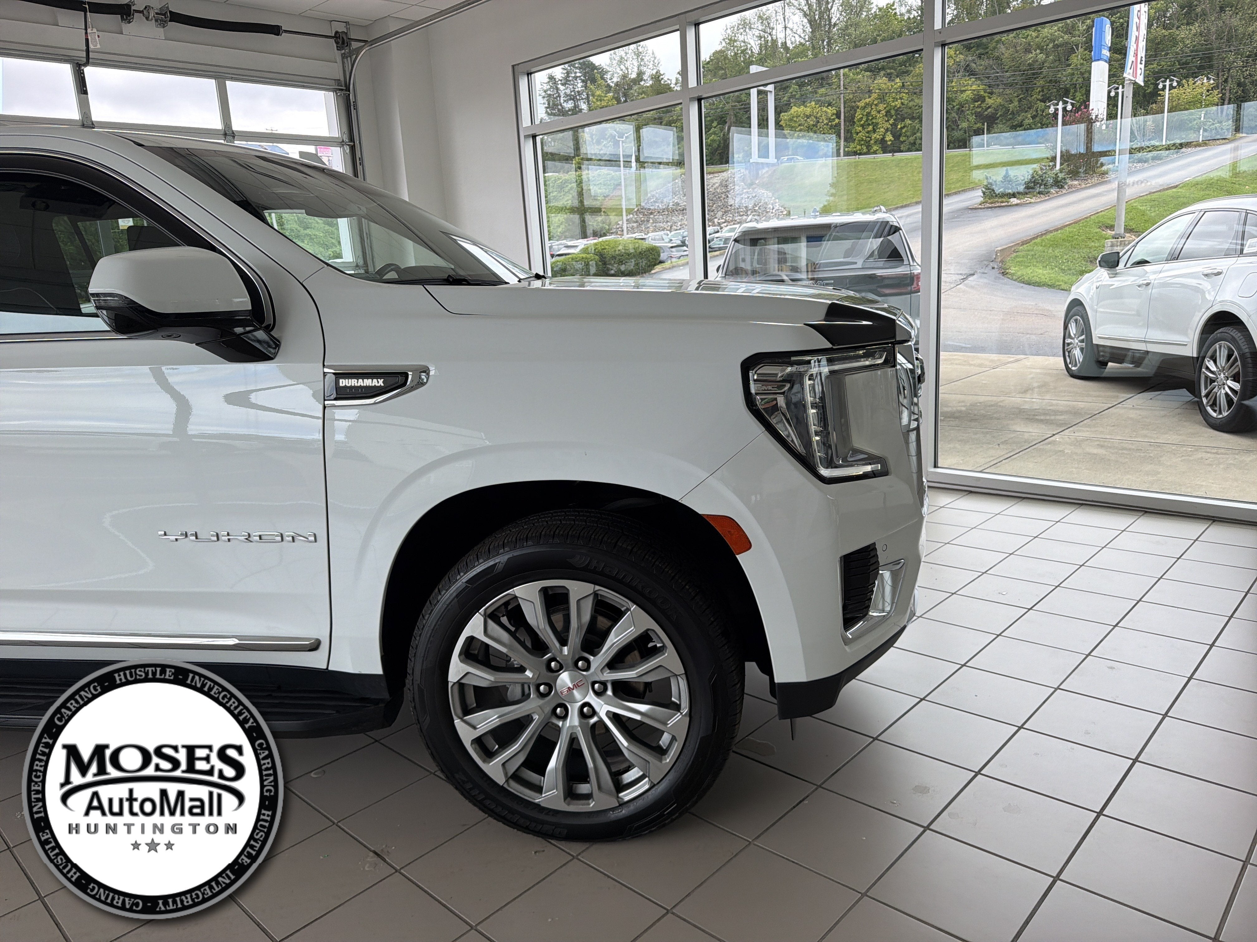 2024 GMC Yukon XL SLT