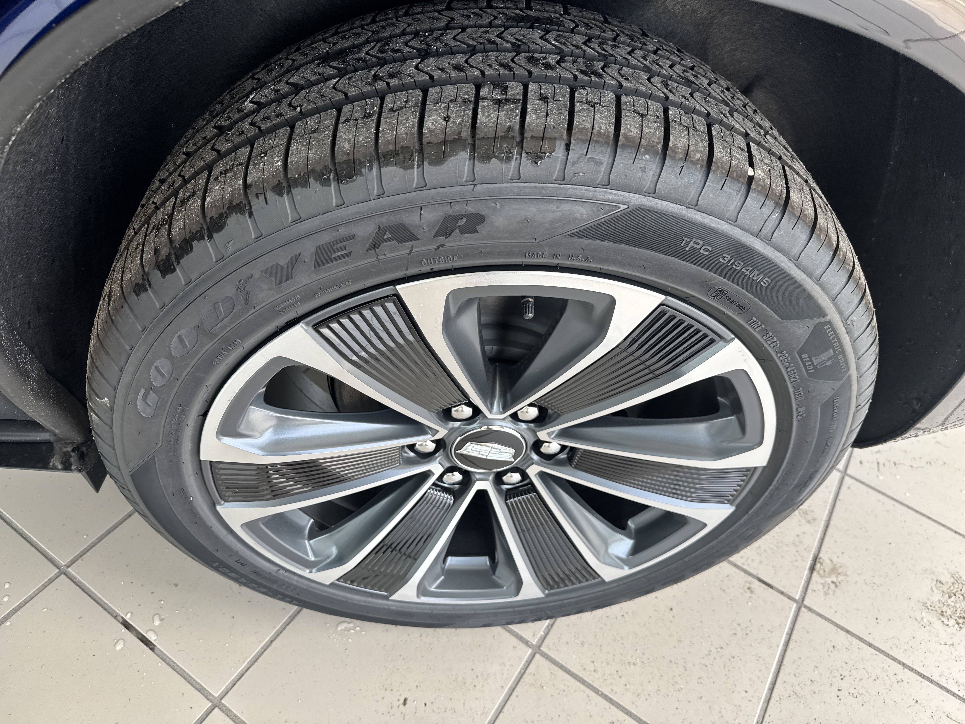 2026 Cadillac VISTIQ Sport