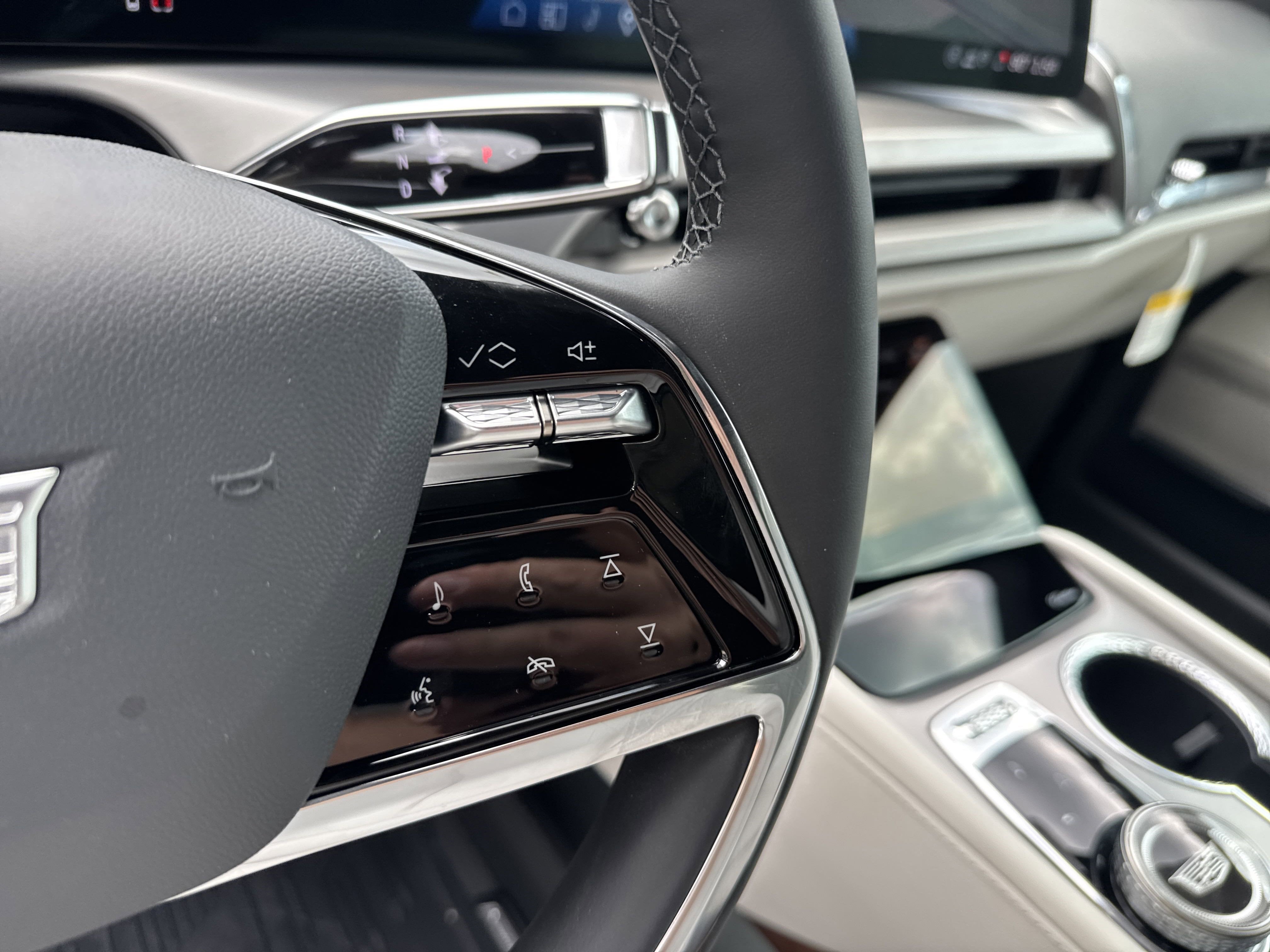 2026 Cadillac VISTIQ Sport