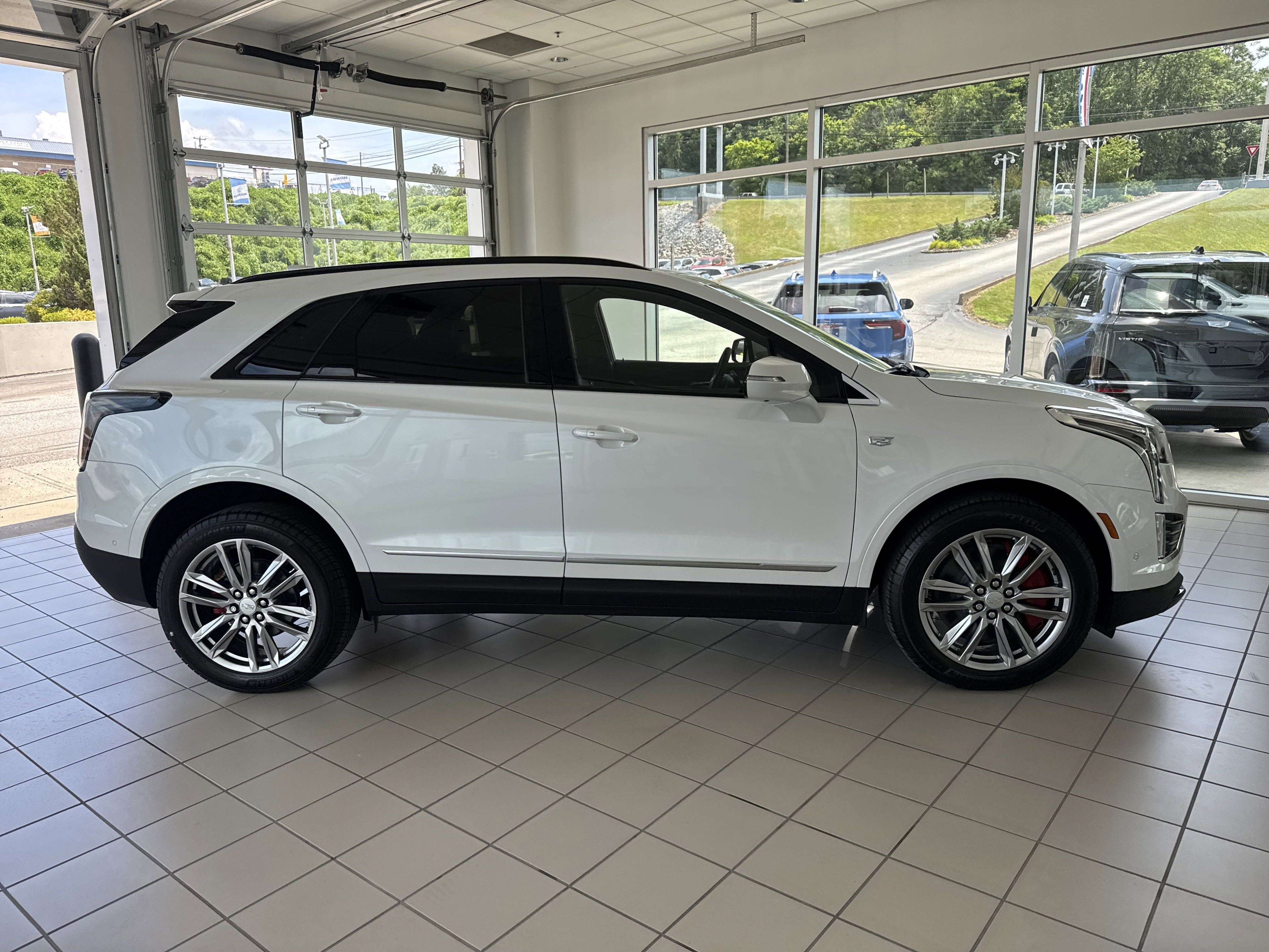 2025 Cadillac XT5 Sport