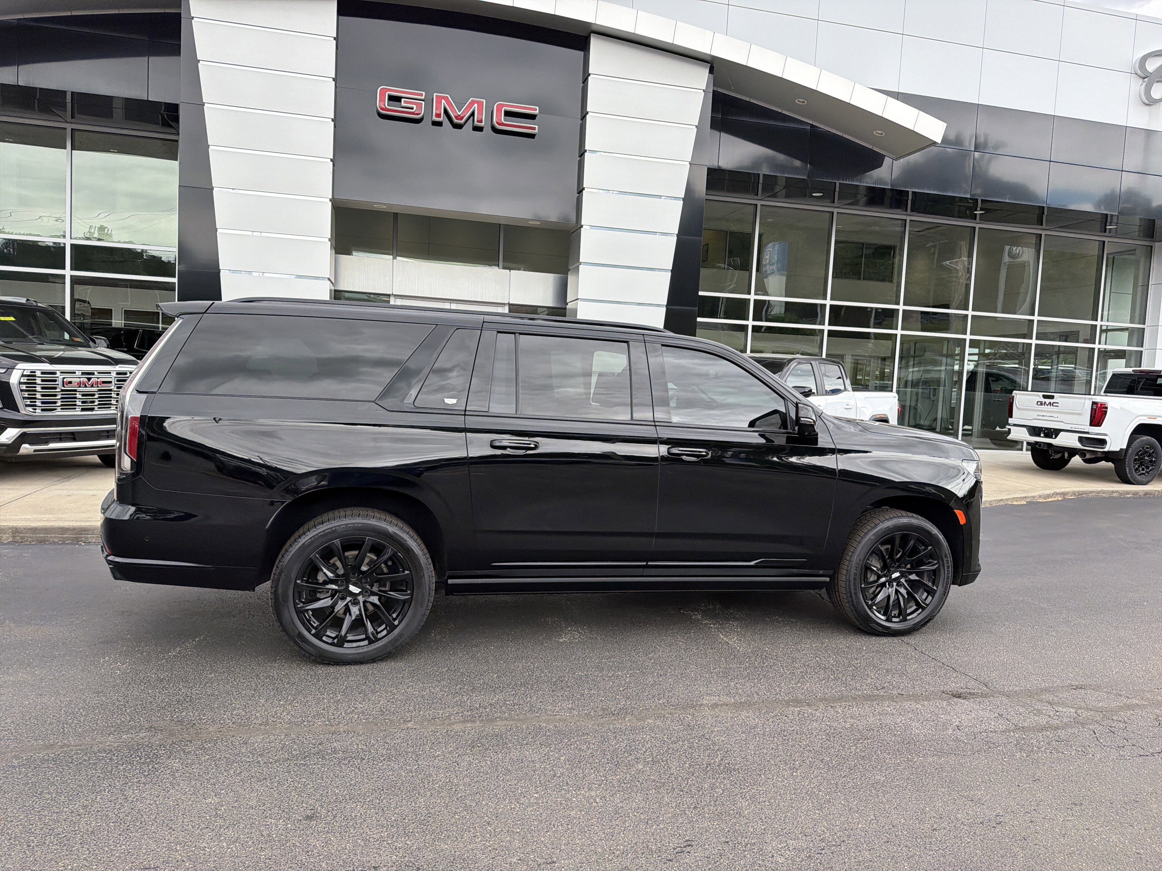 2023 Cadillac Escalade ESV Sport Platinum