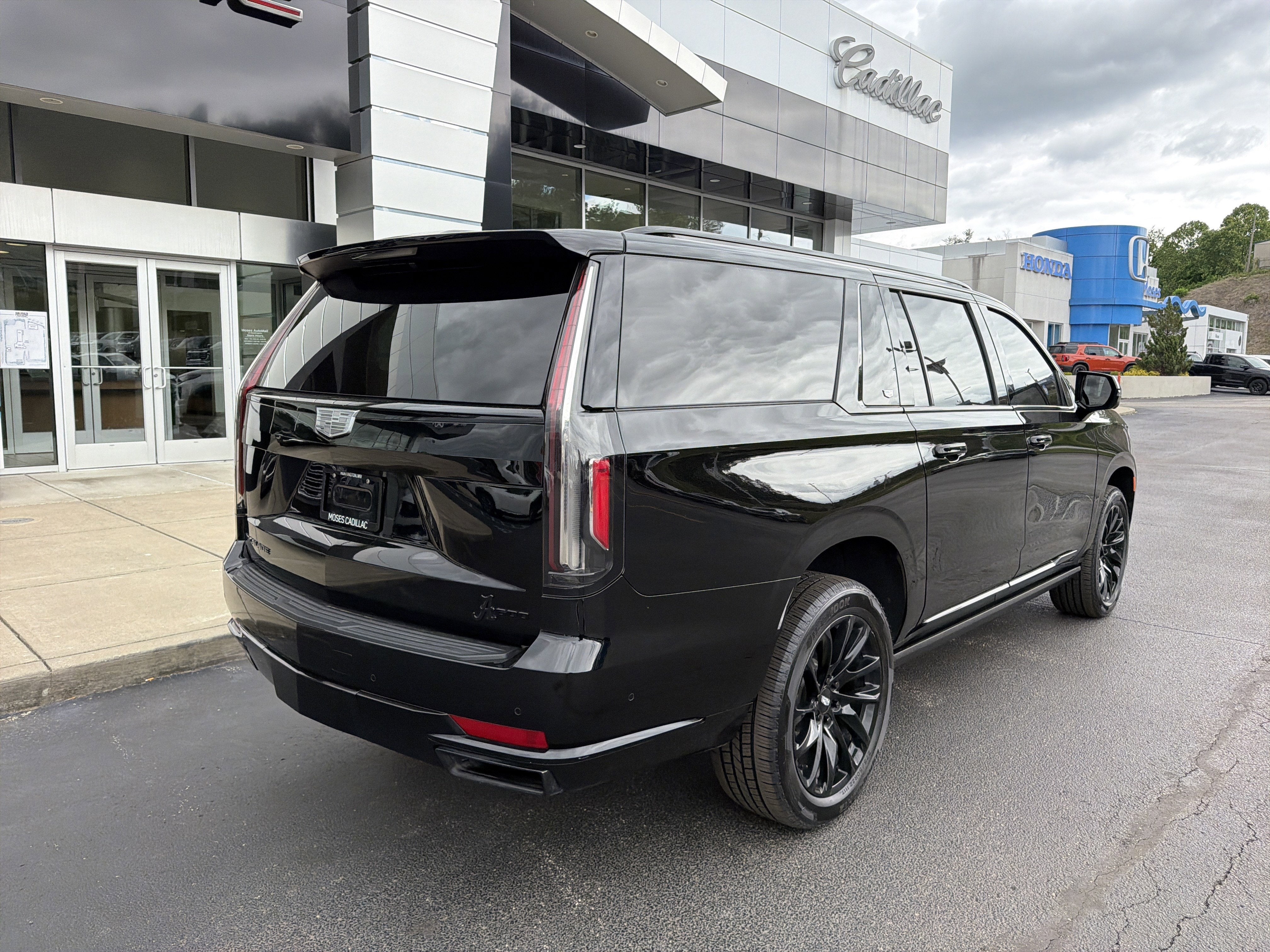 2023 Cadillac Escalade ESV Sport Platinum