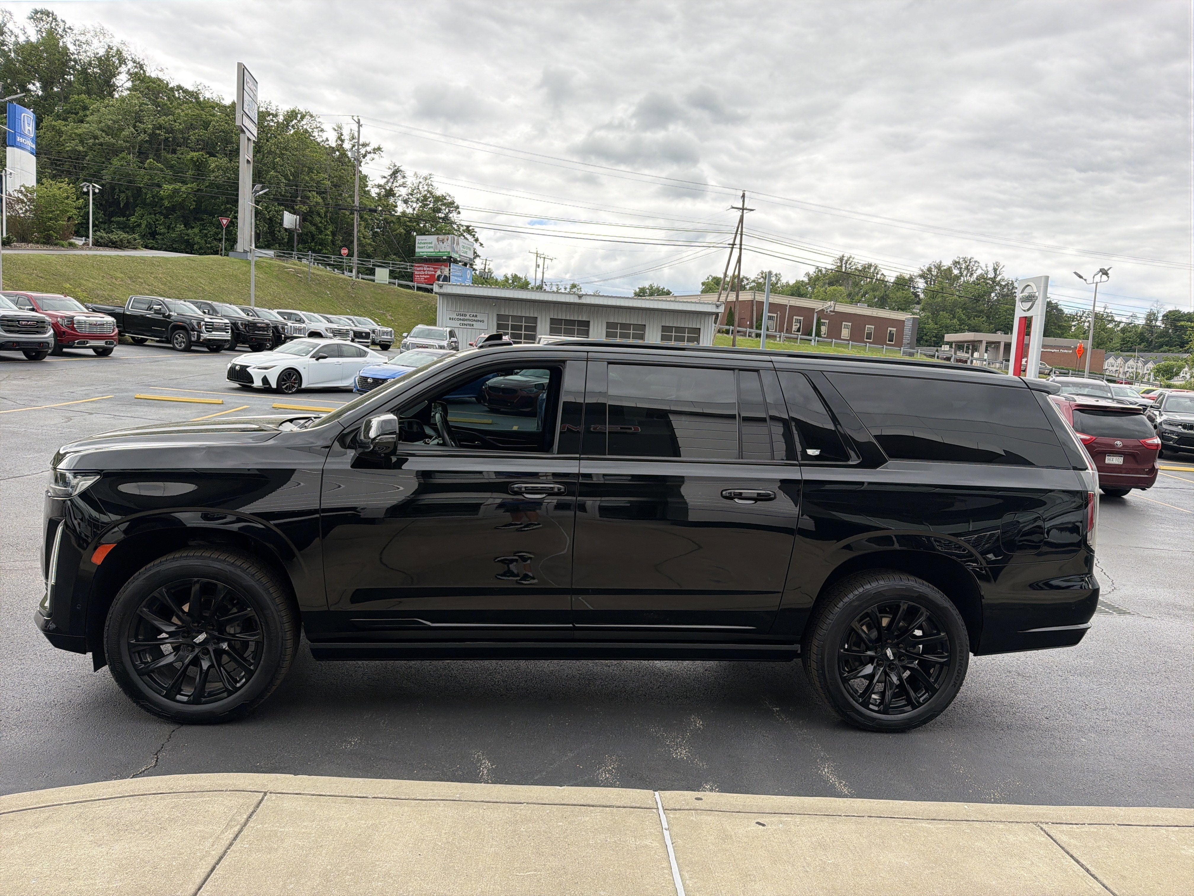 2023 Cadillac Escalade ESV Sport Platinum