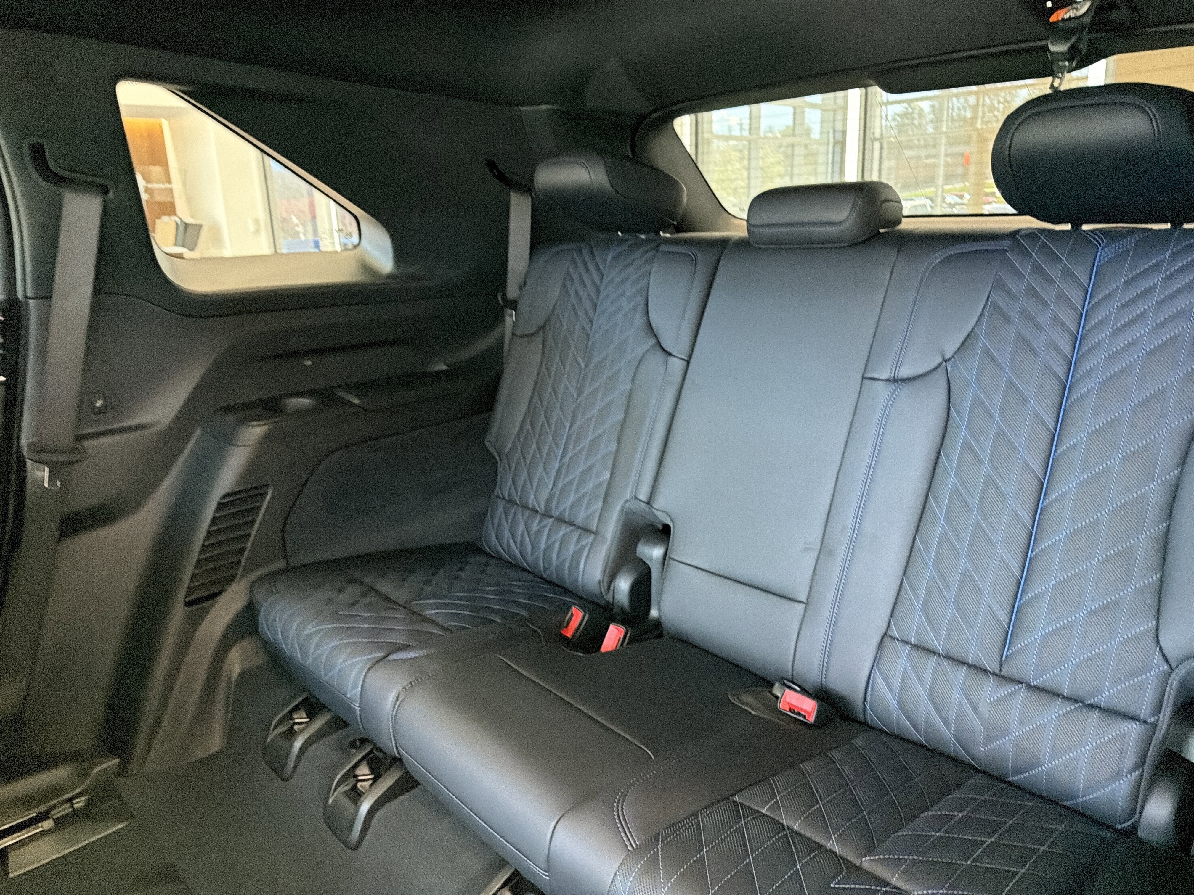 2025 Cadillac ESCALADE IQ Sport 1