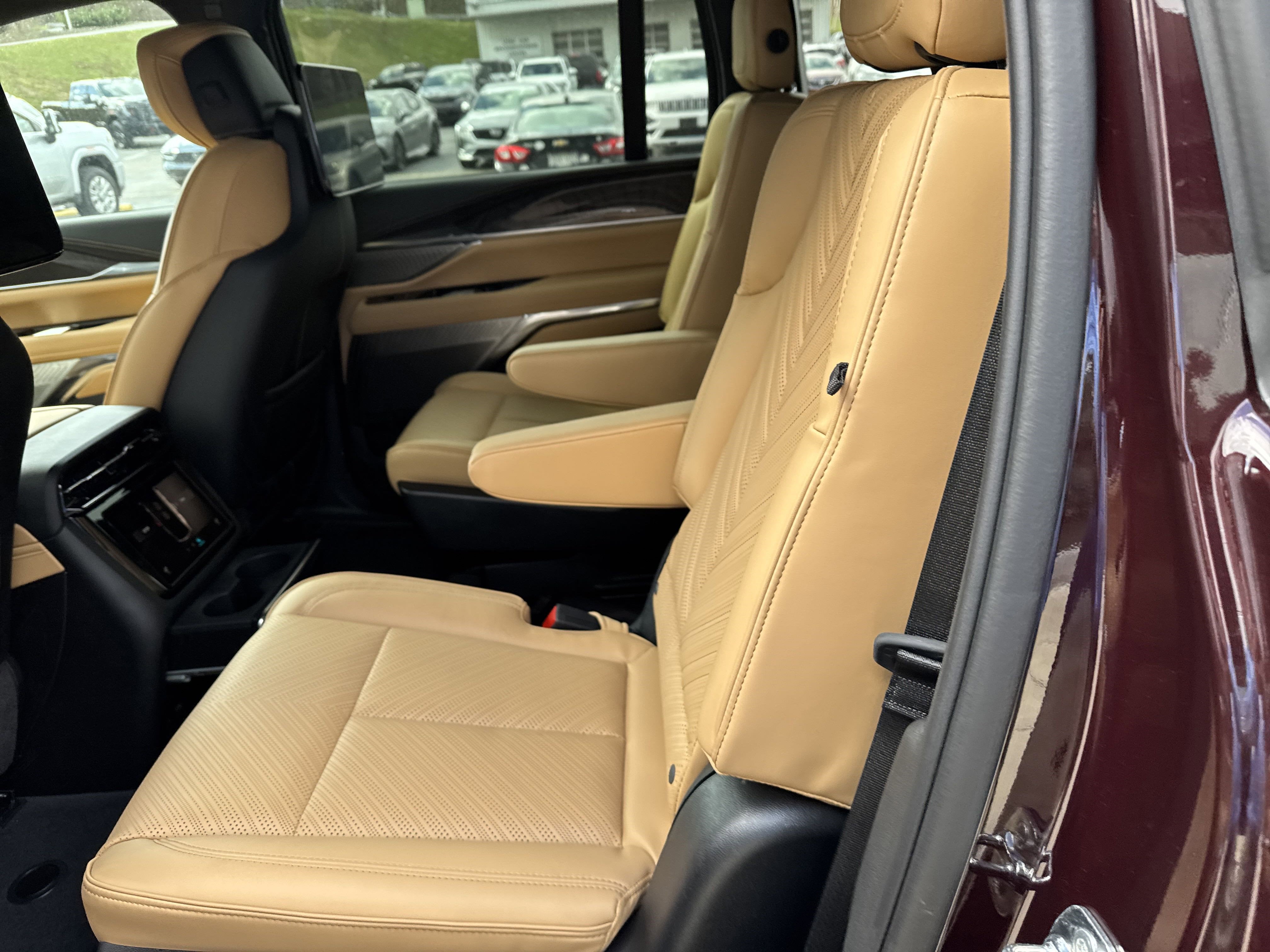 2025 Cadillac ESCALADE IQ Sport 2