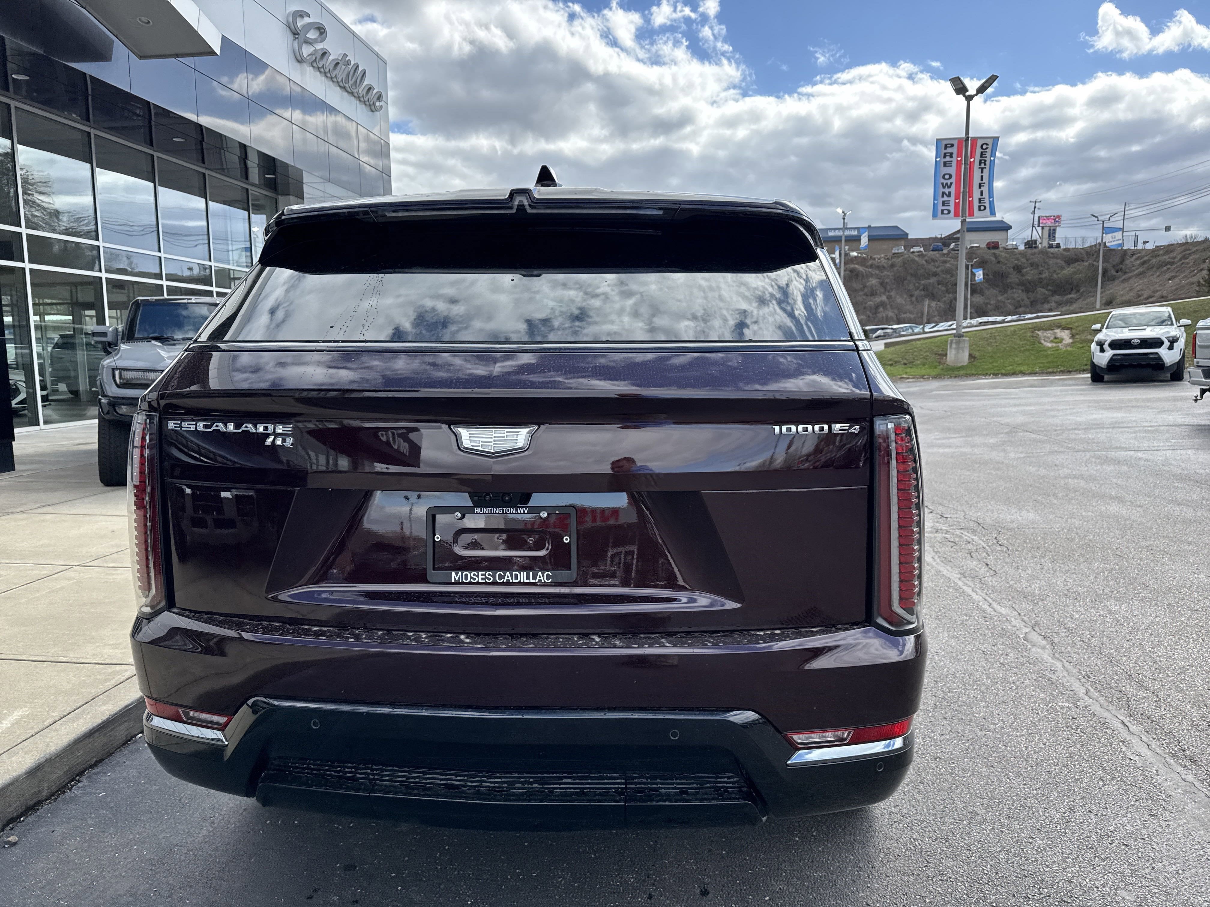2025 Cadillac ESCALADE IQ Sport 2