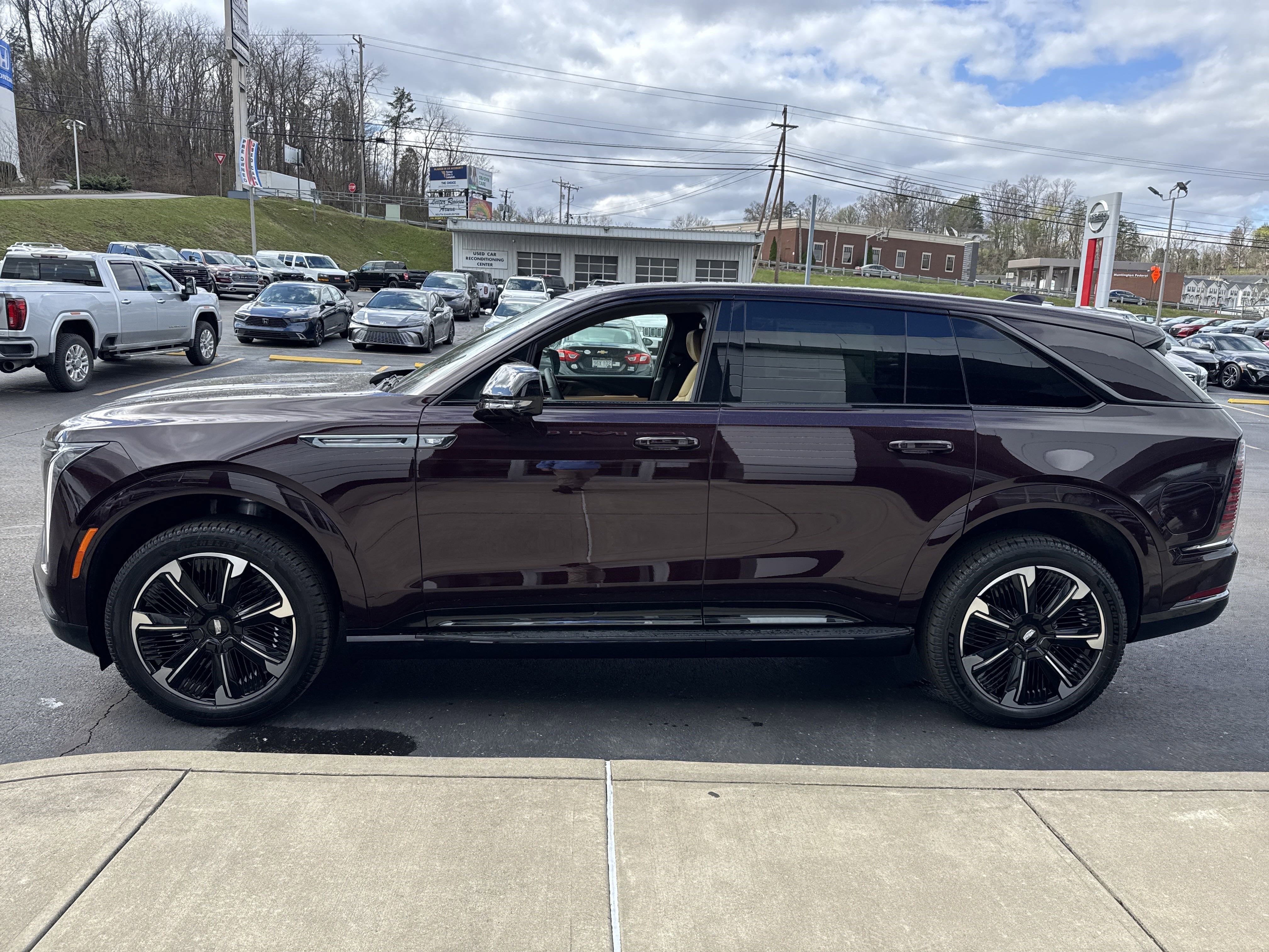 2025 Cadillac ESCALADE IQ Sport 2