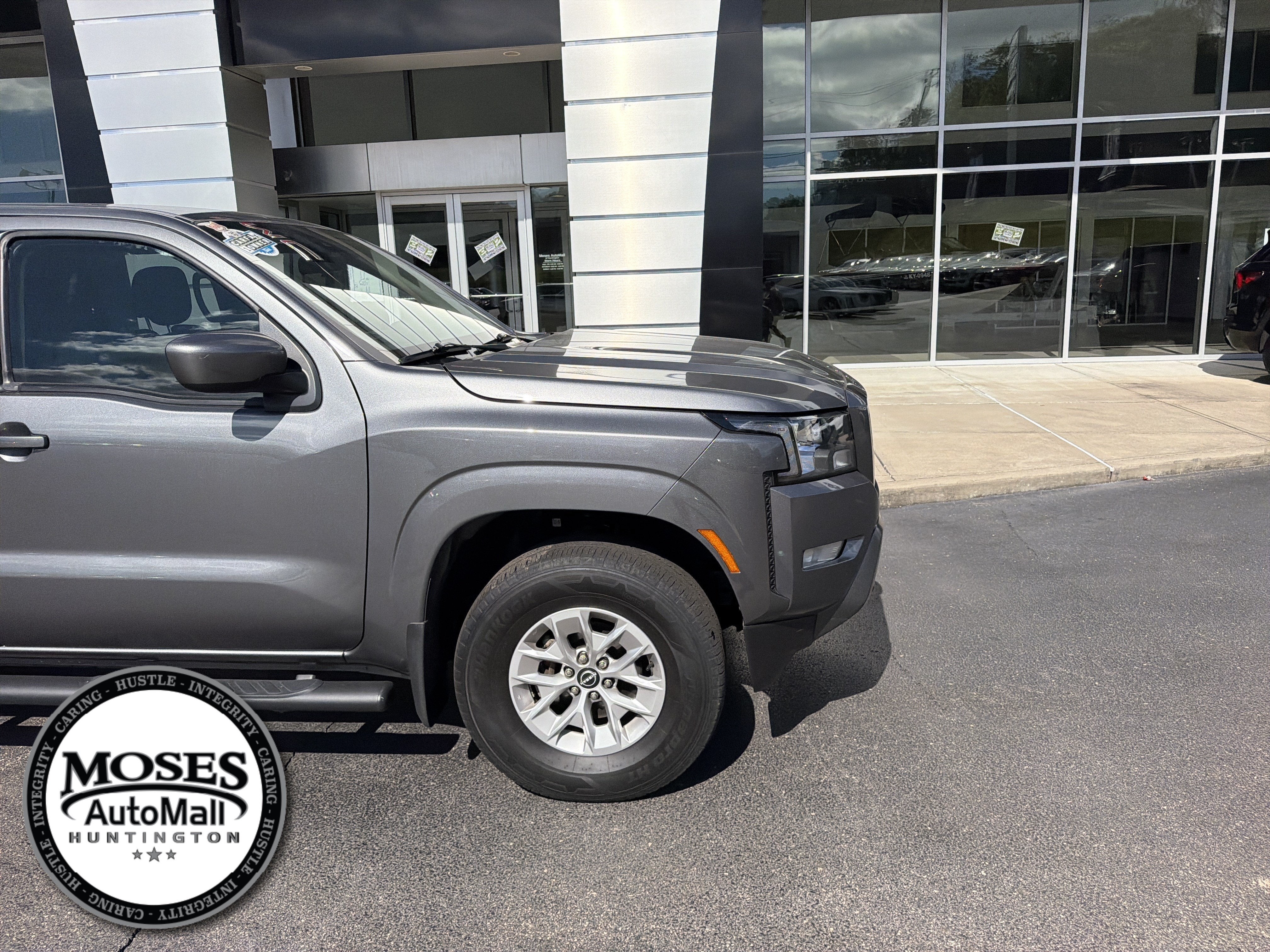 2024 Nissan Frontier SV