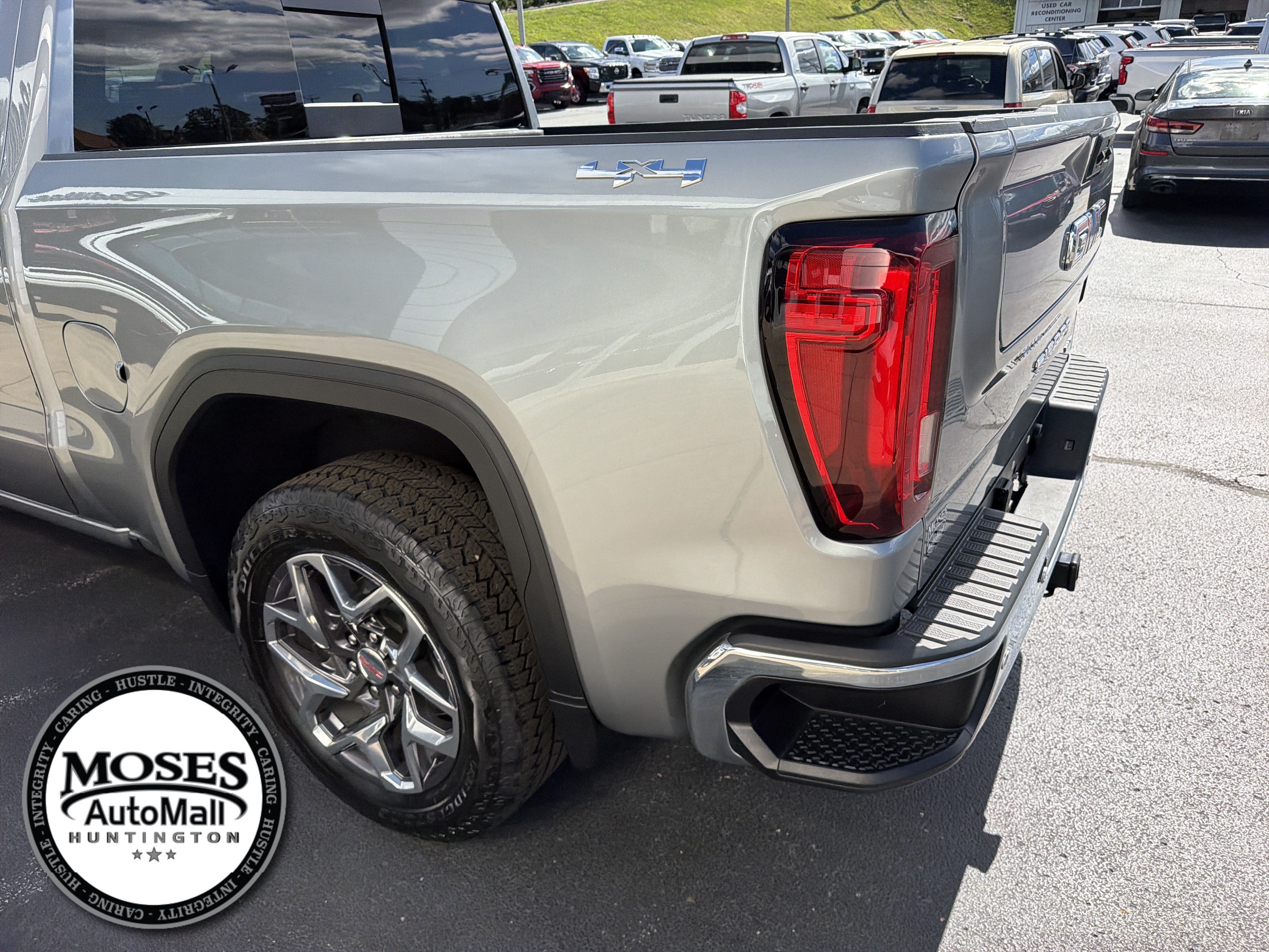 2025 GMC Sierra 1500 SLT