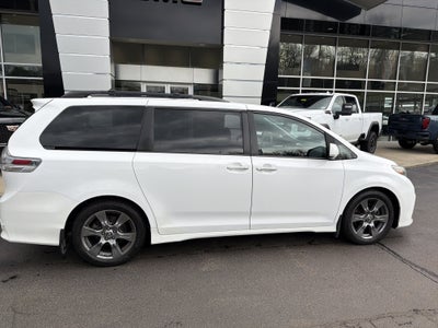 2018 Toyota Sienna SE