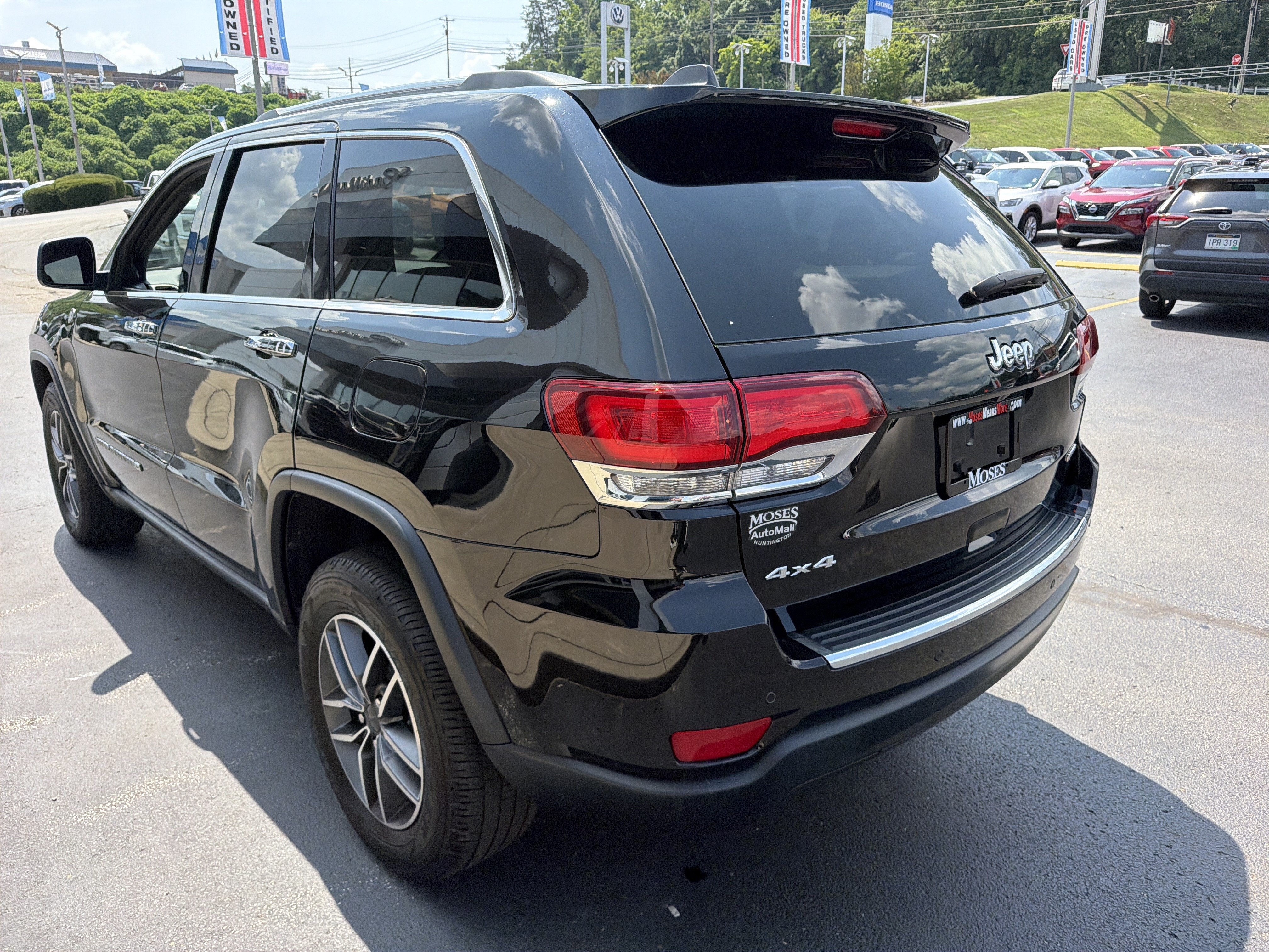 2022 Jeep CHEROKEE BASE