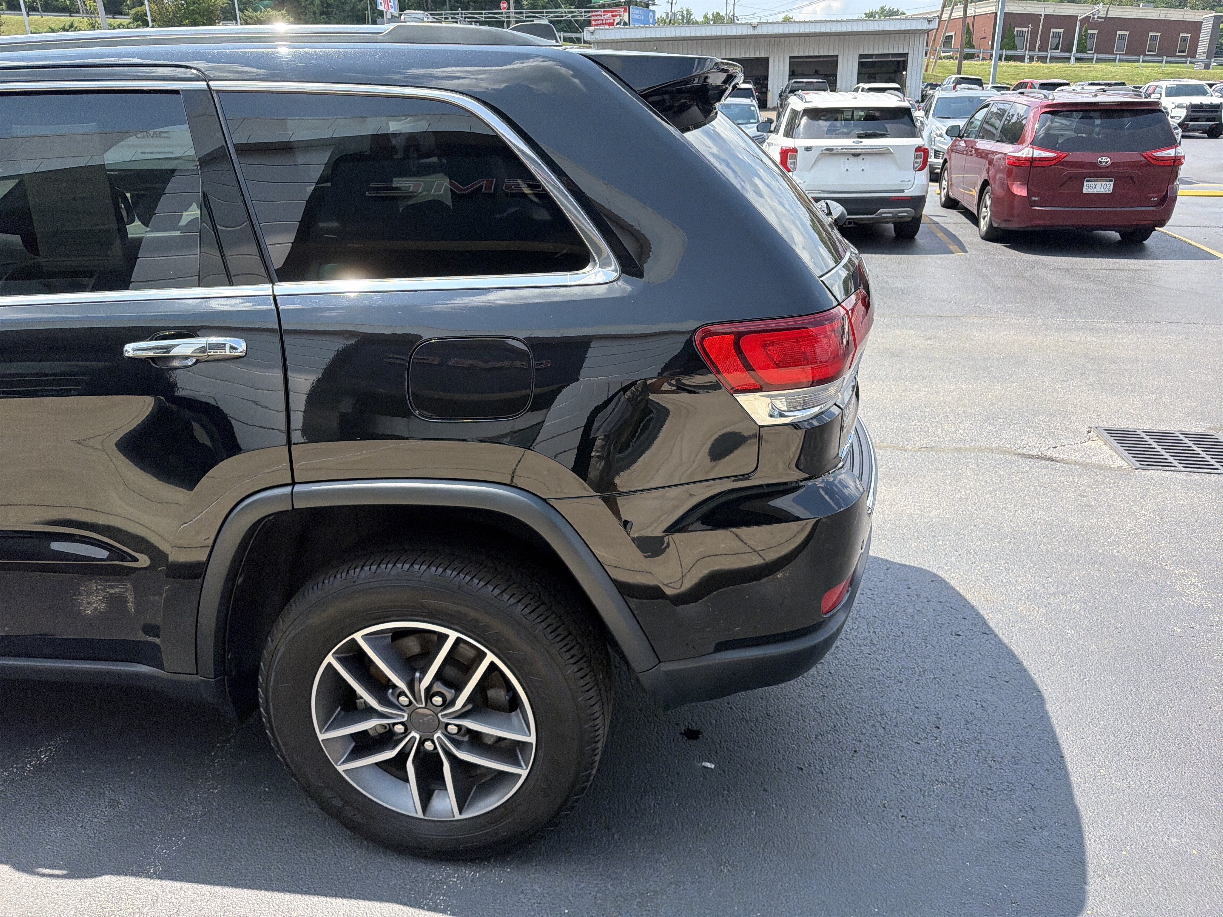2022 Jeep CHEROKEE BASE