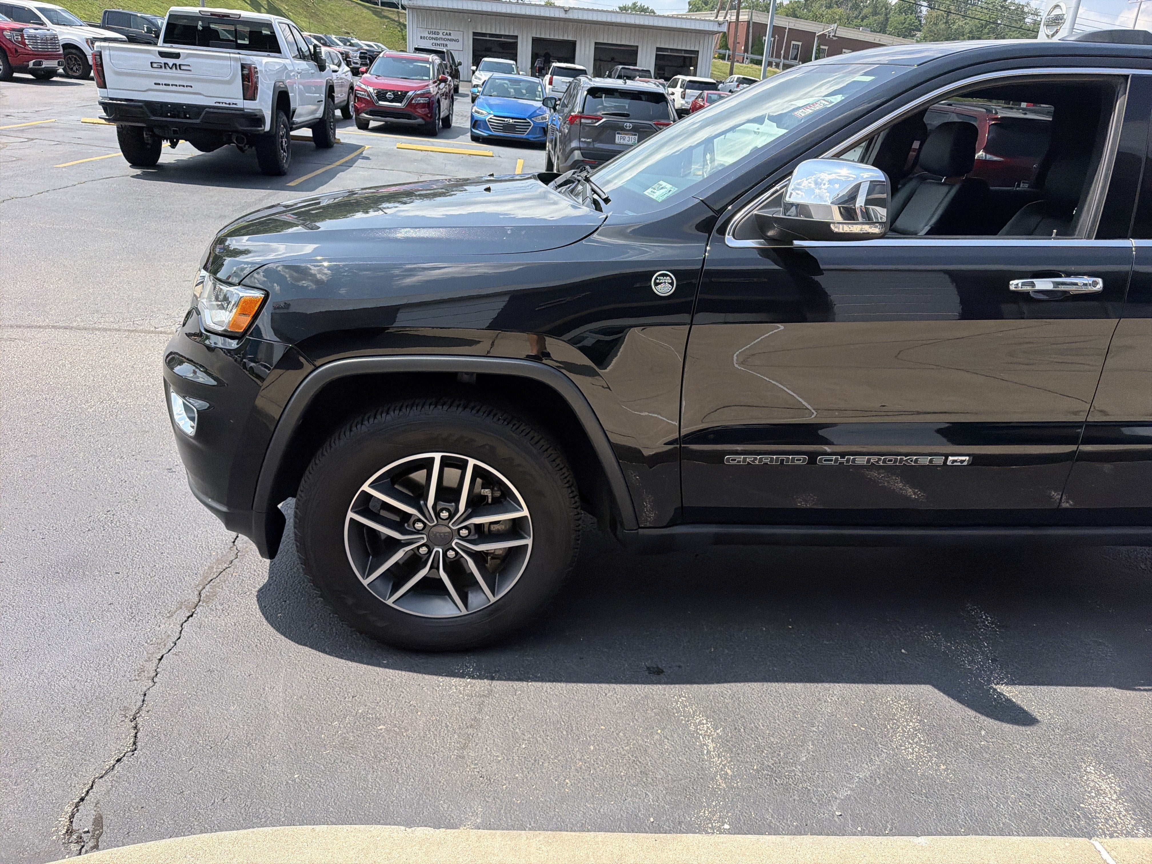 2022 Jeep CHEROKEE BASE