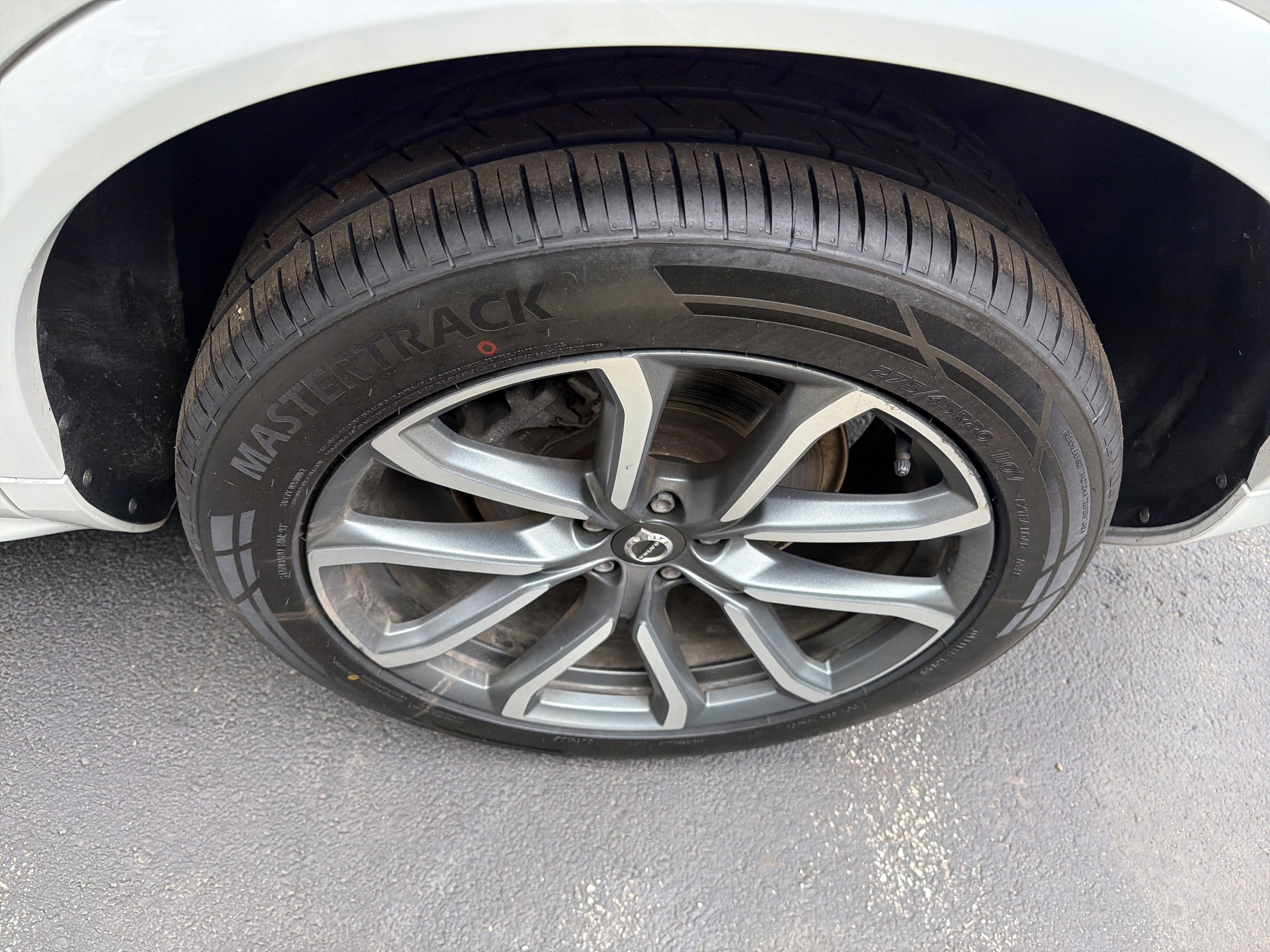 2019 Volvo XC90 Momentum