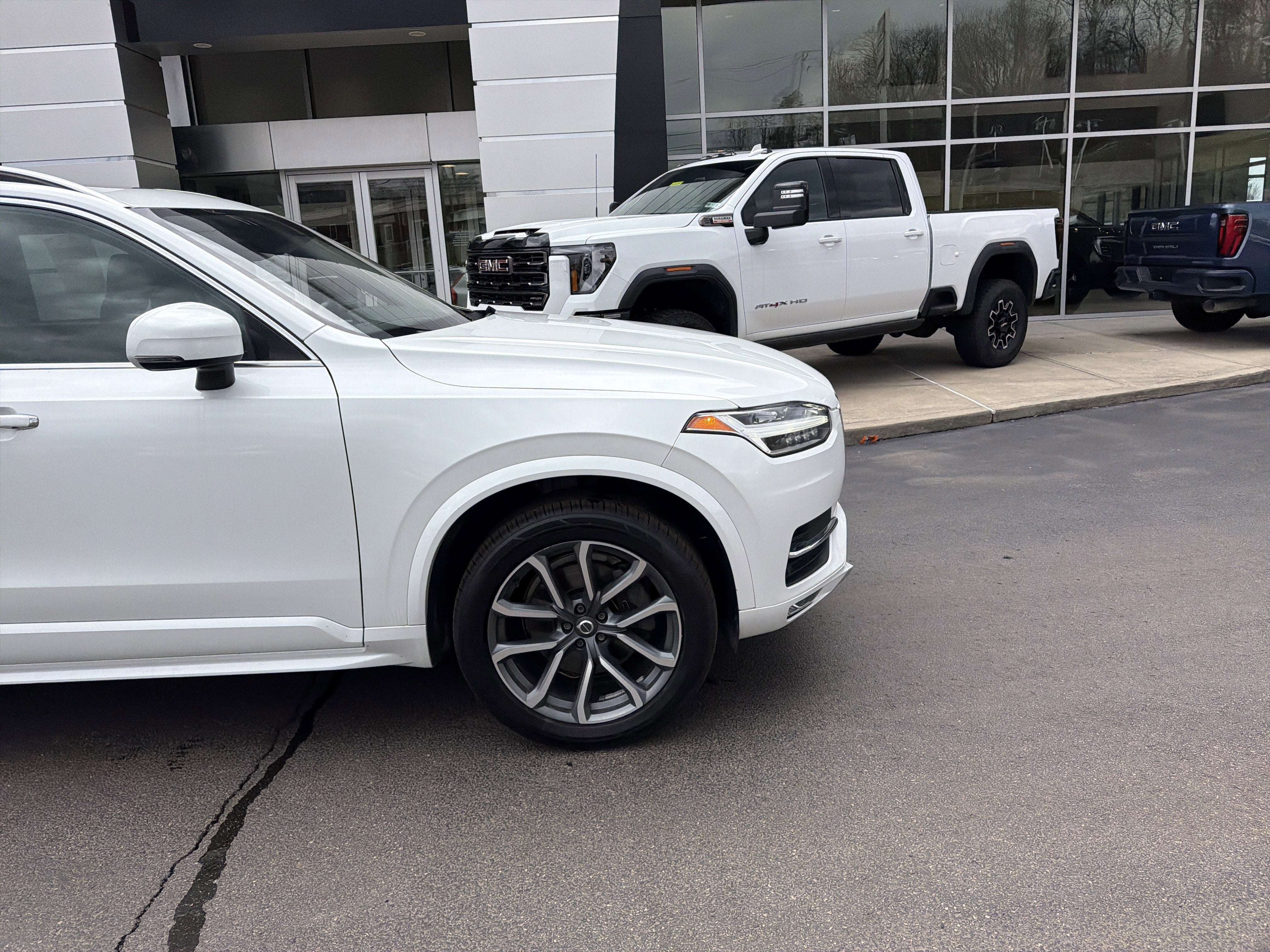 2019 Volvo XC90 Momentum