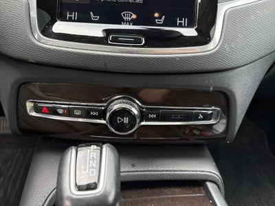 2019 Volvo XC90 Momentum