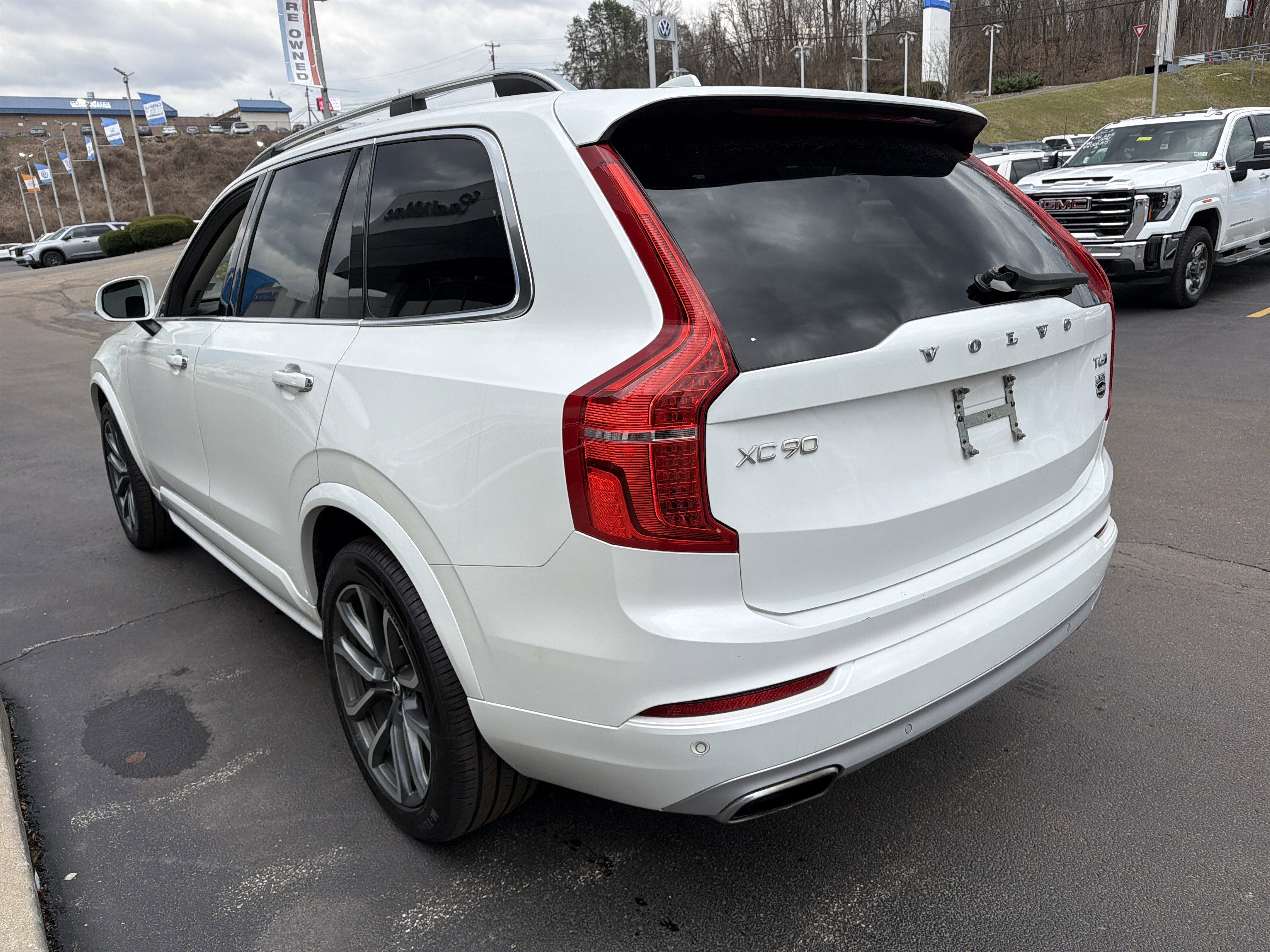2019 Volvo XC90 Momentum