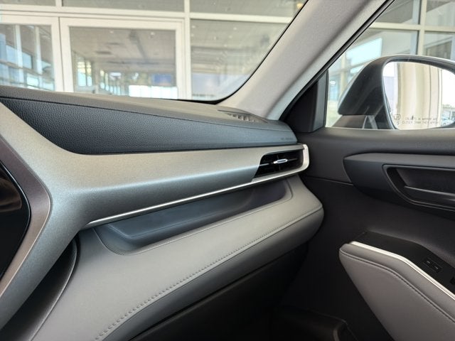 2020 Toyota Highlander LE