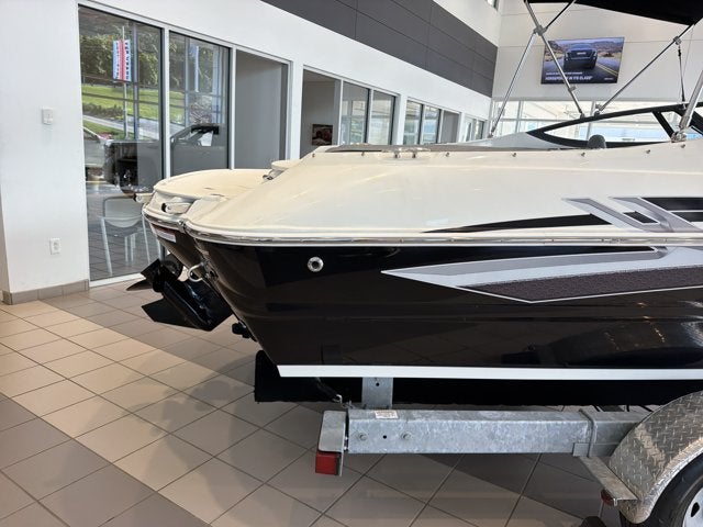 2021 STINGRAY 198LX 198LX