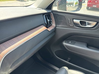 2023 Volvo XC60 Ultimate Dark Theme